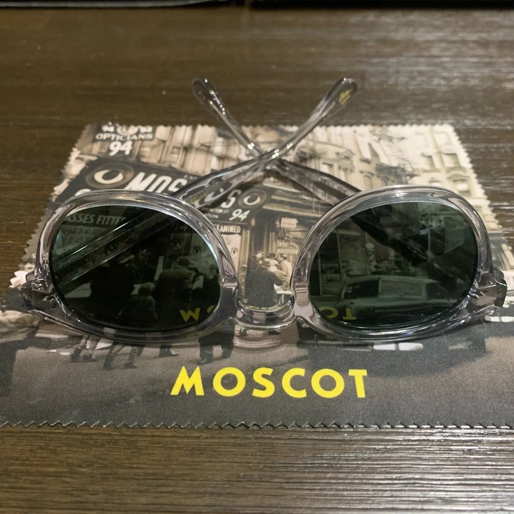 MOSCOT ORIGINALS NYC LEMTOSH  Light Grey 49mm Round Sunglasses with Green Lenses